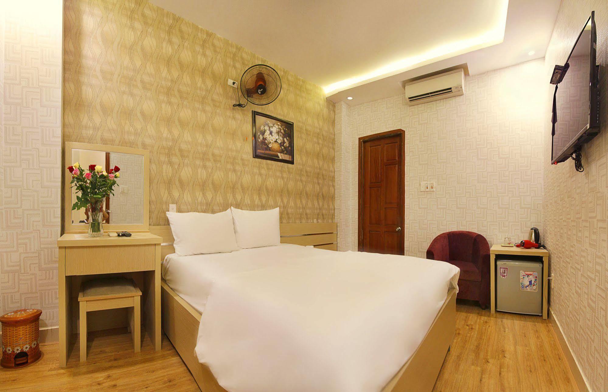 Tuan Phong Hotel Da Nang Luaran gambar